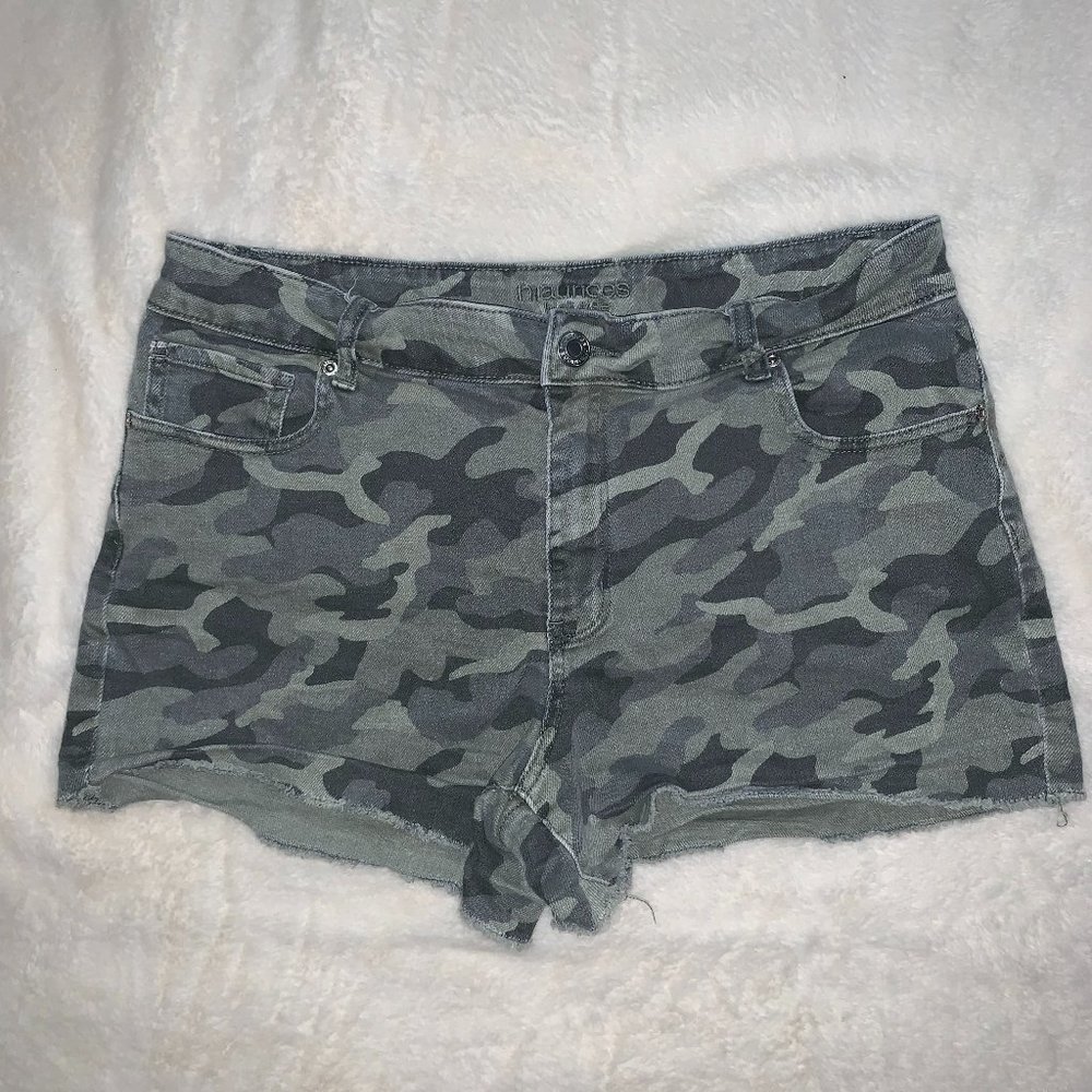 Maurice's High Rise Camo Shorts - Size 14